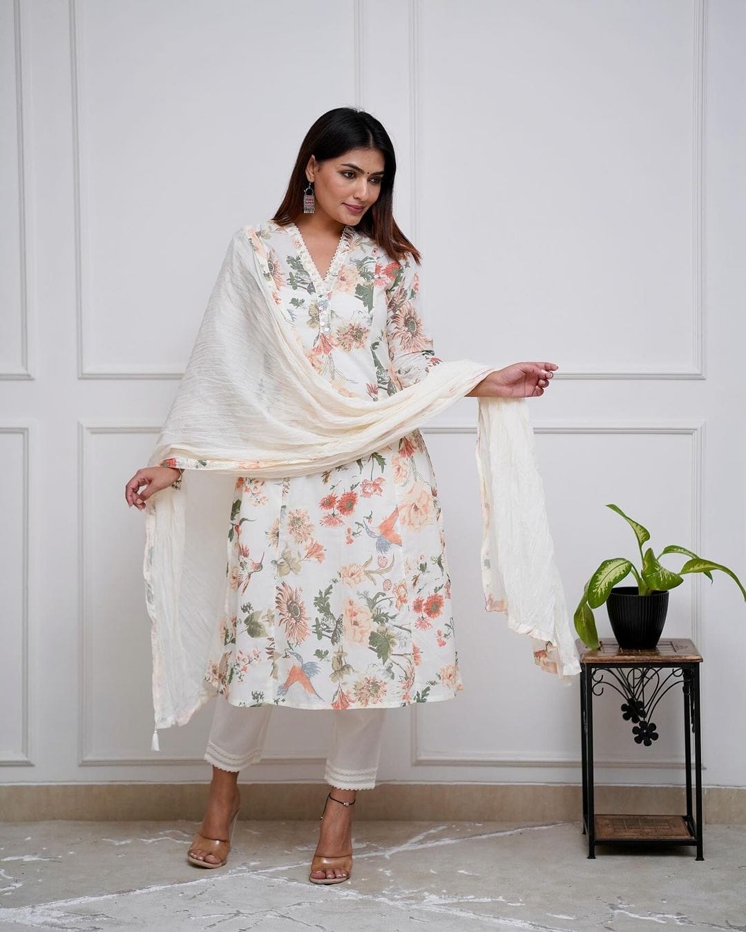 Ivory Floral Cotton Kurti Set with Dupatta – Soft & Elegant Ethnic Wear